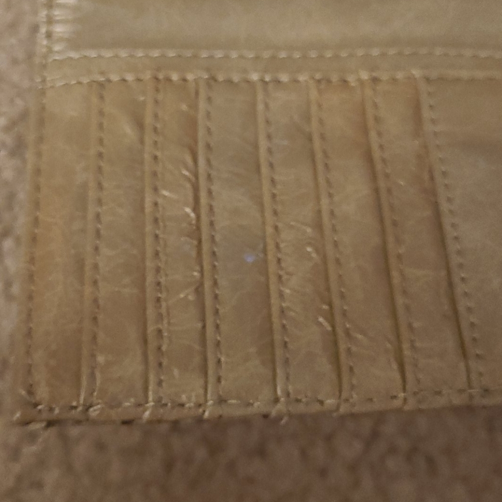 Guess Wallet - Picture 5 of 8